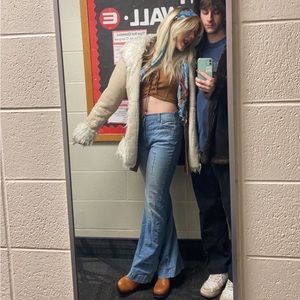 Meet your Posher, Aeris